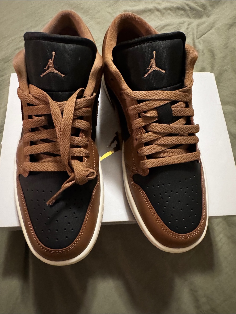 Nike Low-Top Sneaker in Brown and Black - Picture 6 of 8